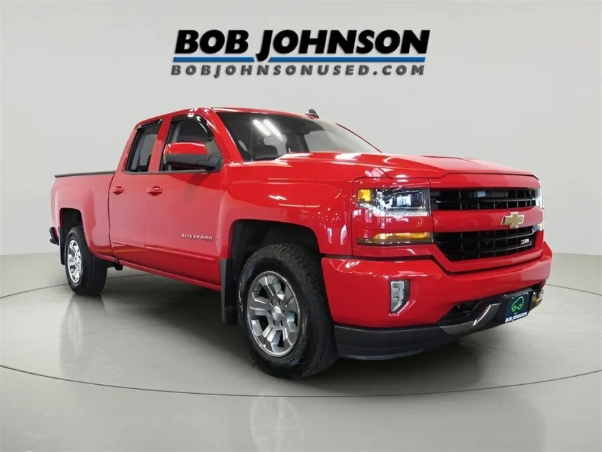 2018 Chevrolet Silverado 1500 LT photo 1