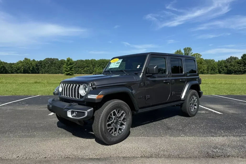 2025 Jeep Wrangler Sahara photo 1