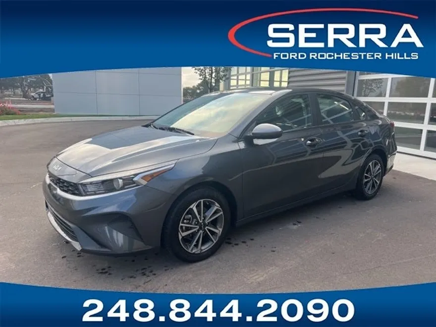 2023 Kia Forte LXS photo 1