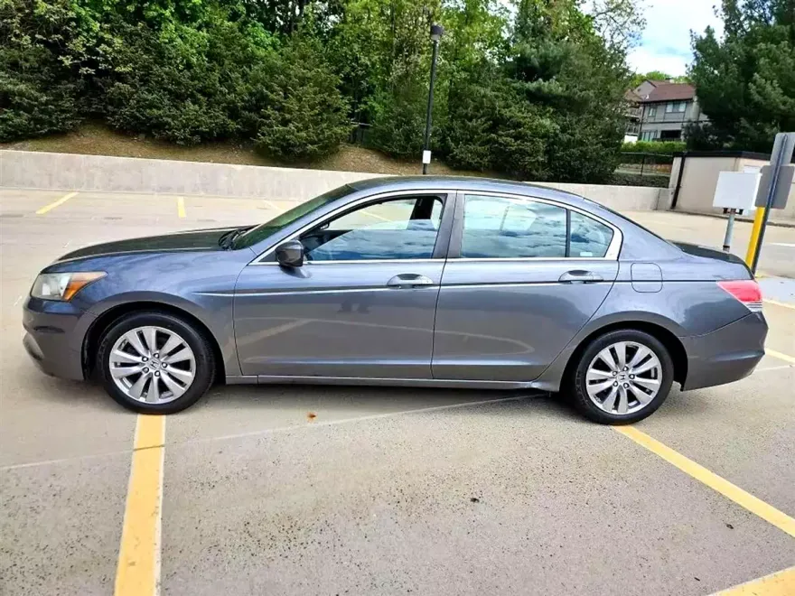 2011 Honda Accord EX photo 1