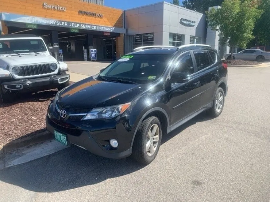 2015 Toyota RAV4 XLE photo 1