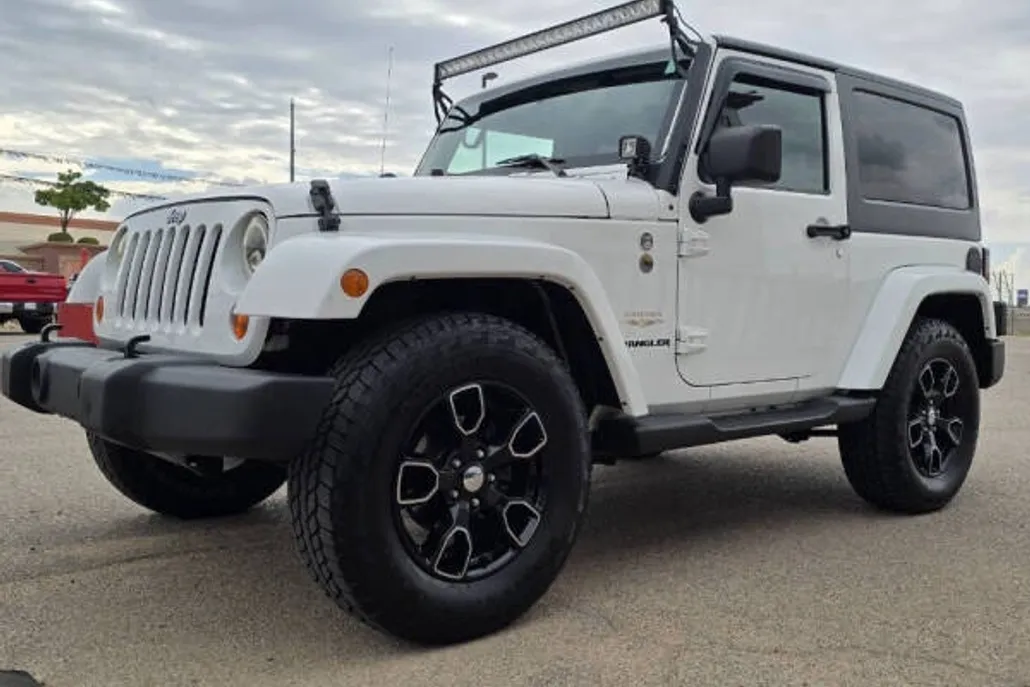 2013 Jeep Wrangler Sahara photo 1