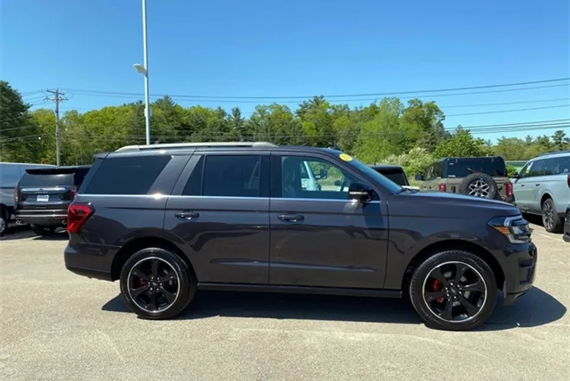 2024 Ford Expedition Limited photo 1