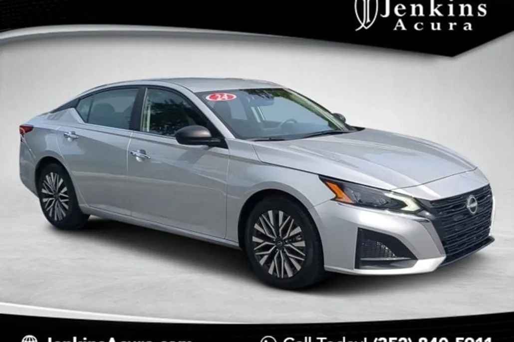 2024 Nissan Altima 2.5 SV photo 1