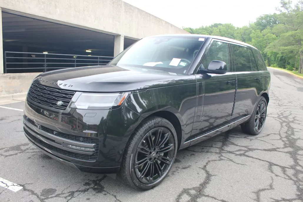 2025 Land Rover Range Rover SE photo 1