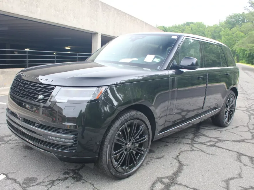 2025 Land Rover Range Rover SE photo 1