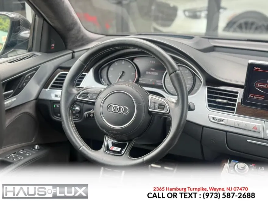 2017 Audi S8 Quattro Plus photo 38
