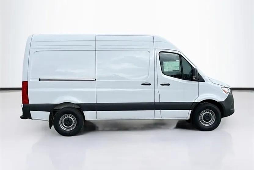2025 Mercedes Benz Sprinter 2500 144 WB photo 1