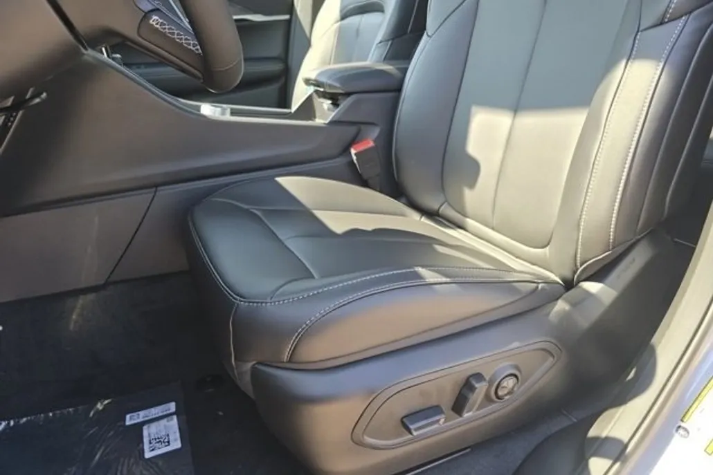 2025 Jeep Grand Cherokee Limited photo 1