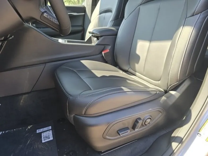 2025 Jeep Grand Cherokee Limited photo 1