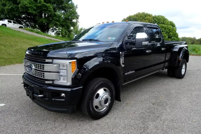2018 Ford F-350 Platinum photo 1