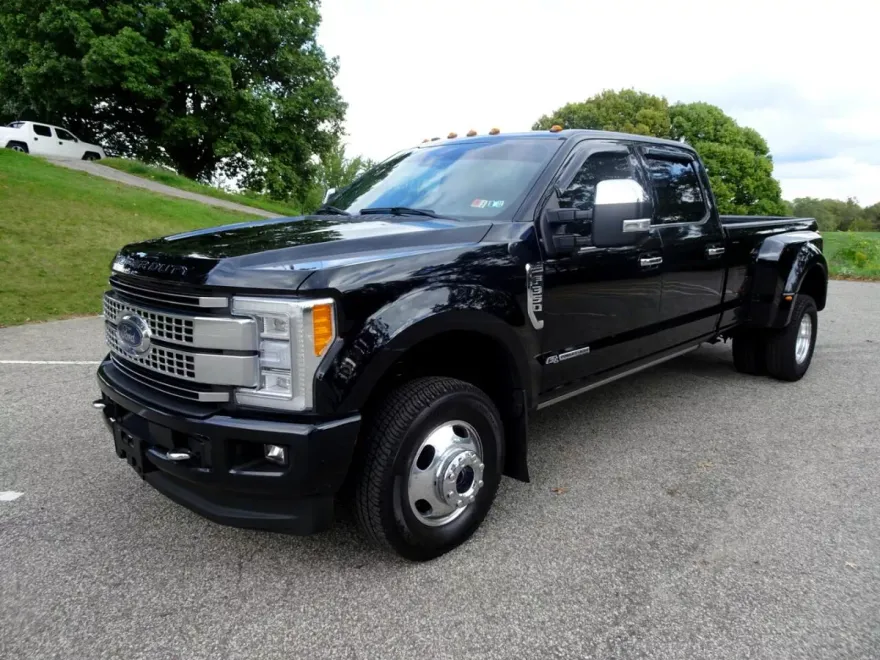 2018 Ford F-350 Platinum photo 1