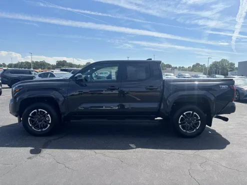 2025 Toyota Tacoma TRD Sport photo 4