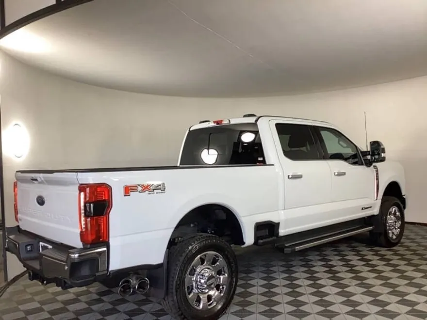2024 Ford F-350 Lariat photo 1