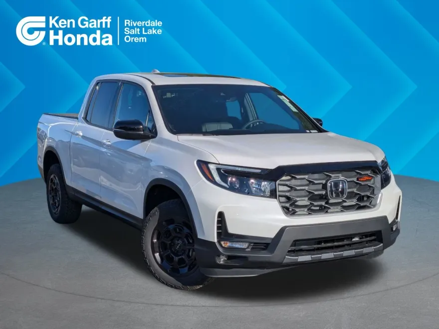 2025 Honda Ridgeline TrailSport photo 1