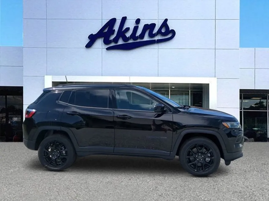 2025 Jeep Compass Latitude photo 1