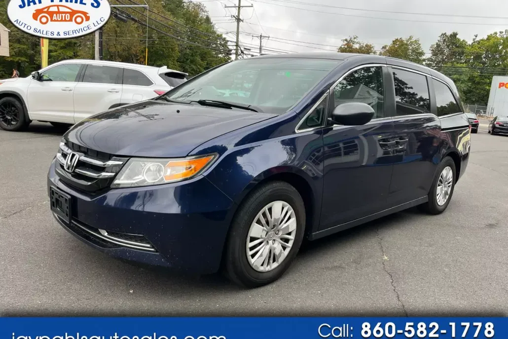 2016 Honda Odyssey LX photo 1