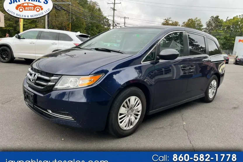 2016 Honda Odyssey LX photo 1