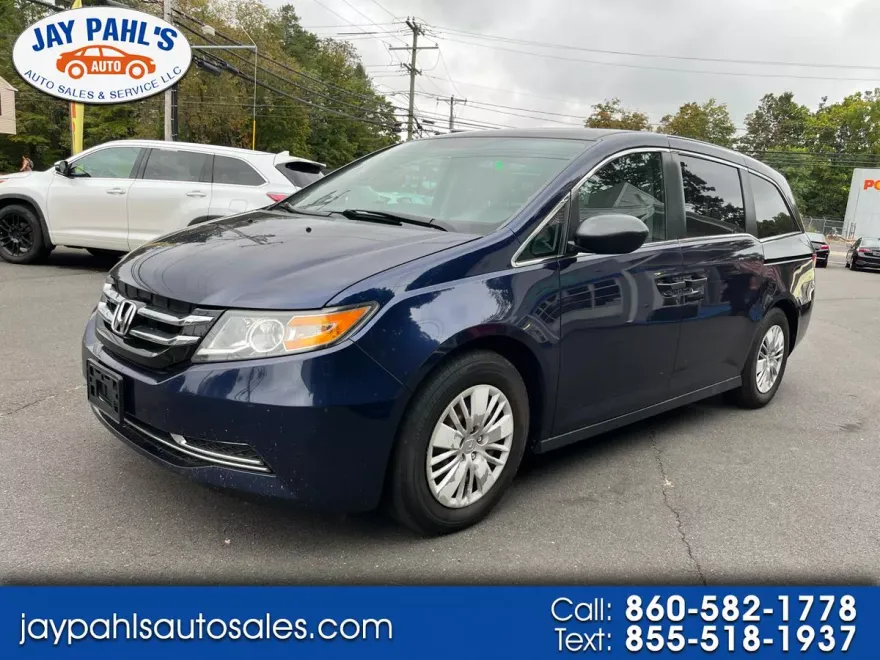 2016 Honda Odyssey LX photo 1