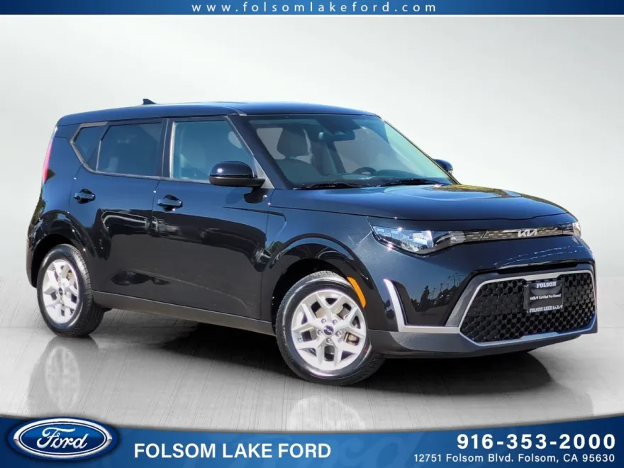 2023 Kia Soul LX photo 1
