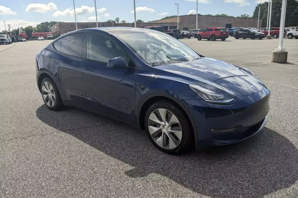 2022 Tesla Model Y Long Range photo 1