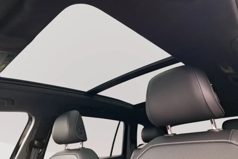 2021 Volkswagen Tiguan SE R-Line Black photo 1