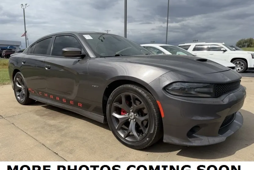 2019 Dodge Charger R/T photo 1