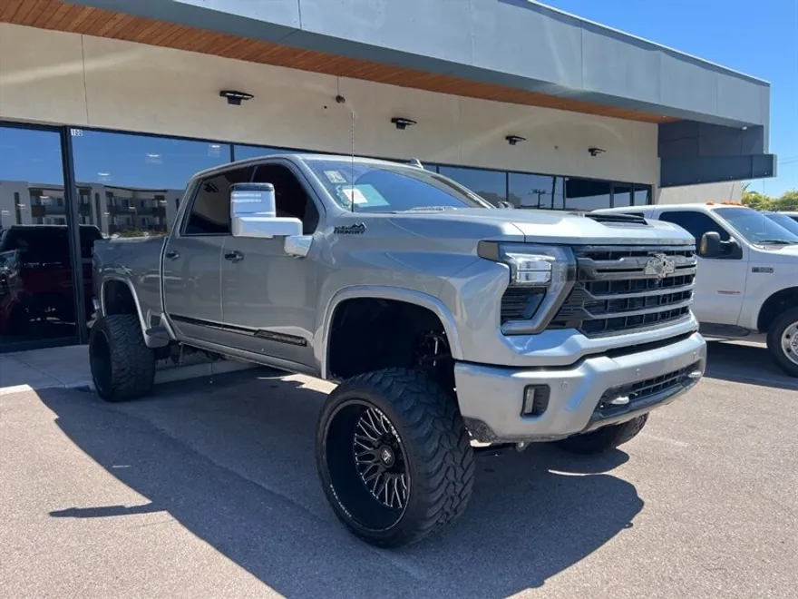 2024 Chevrolet Silverado High Country 2500HD photo 1