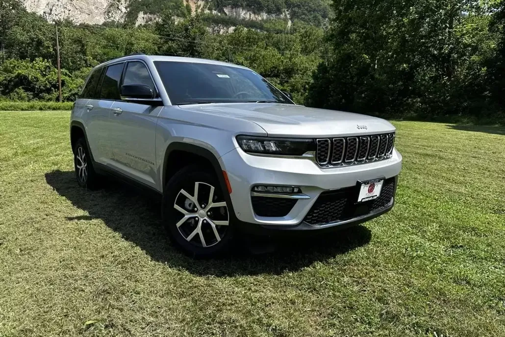2025 Jeep Grand Cherokee Limited photo 1