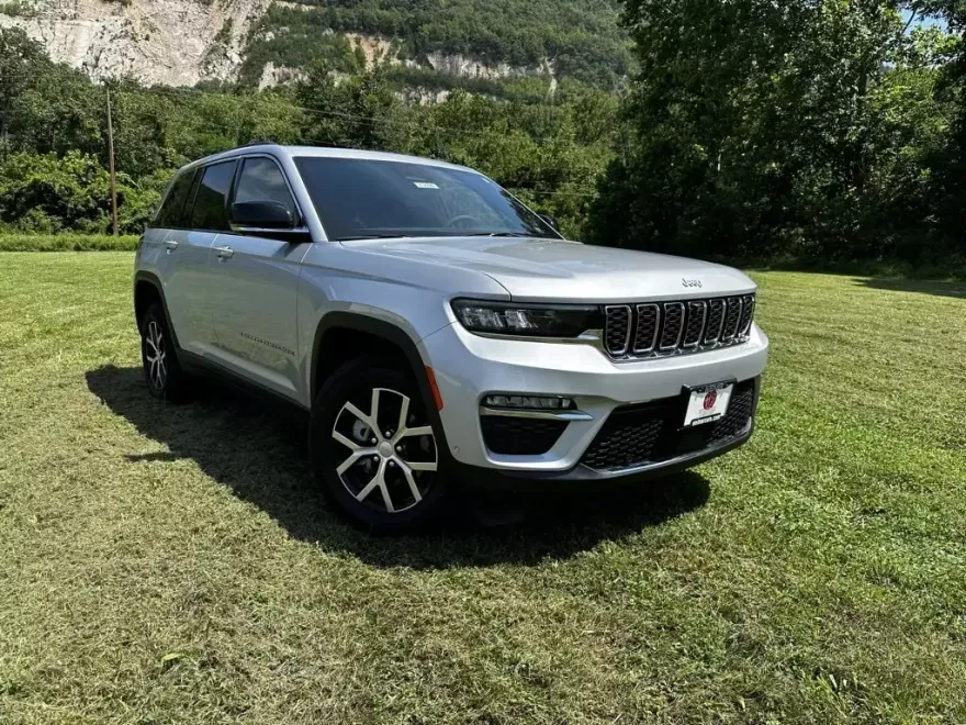 2025 Jeep Grand Cherokee Limited photo 1