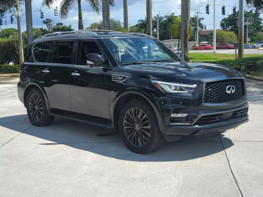2020 Infiniti QX80 Luxe photo 1