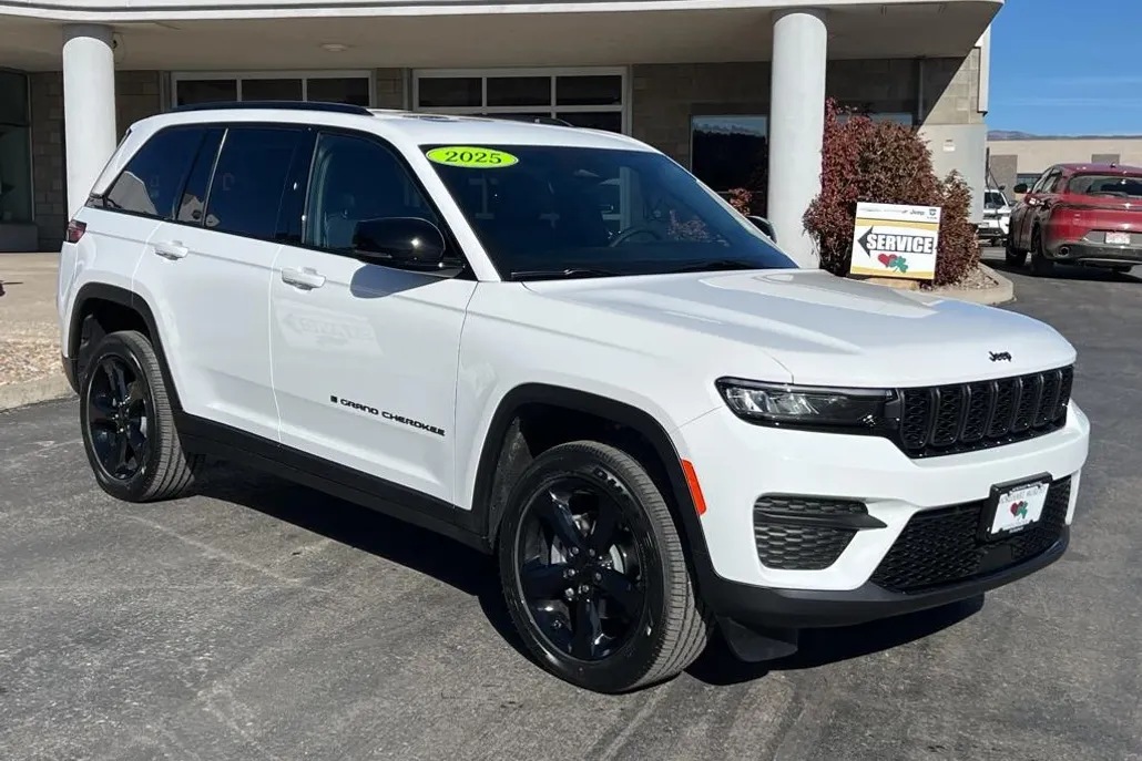 2025 Jeep Grand Cherokee Altitude X photo 1