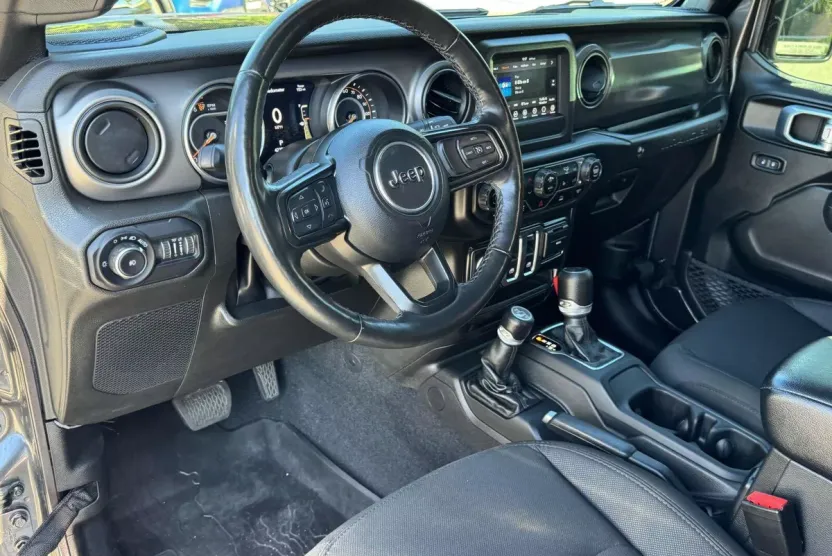 2022 Jeep Wrangler Willys photo 1