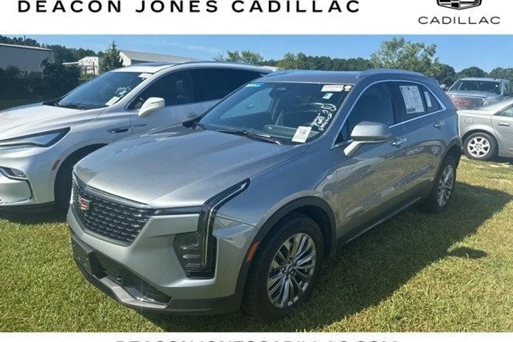 2024 Cadillac XT4 Premium Luxury photo 1