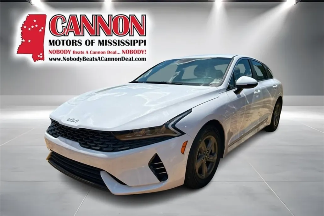 2023 Kia K5 LXS photo 1