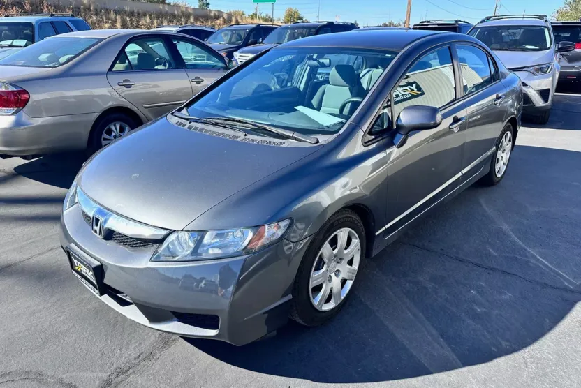 2010 Honda Civic LX photo 1