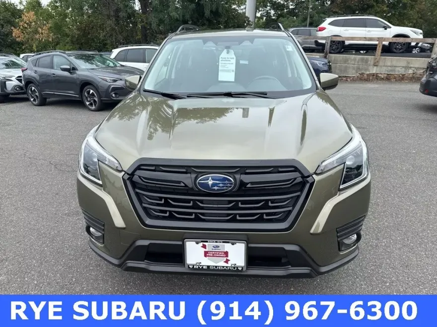 2023 Subaru Forester Premium photo 1