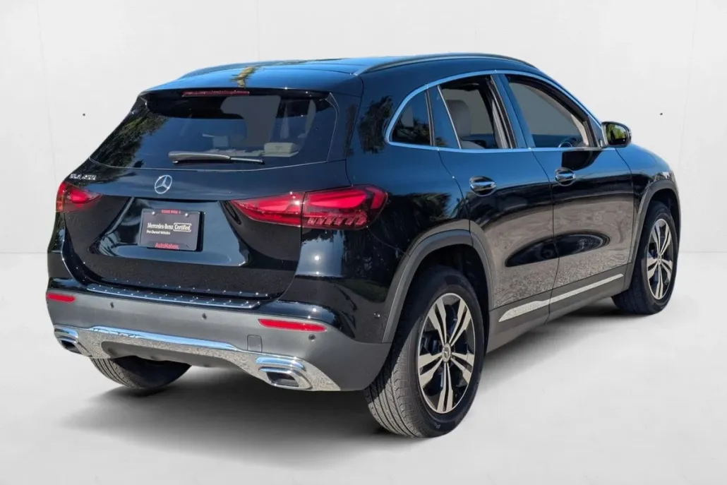 2025 Mercedes Benz GLA 250 photo 1