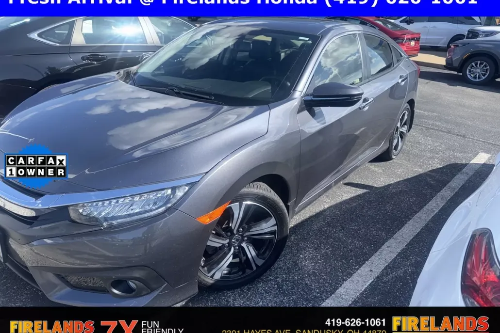 2018 Honda Civic Touring photo 1