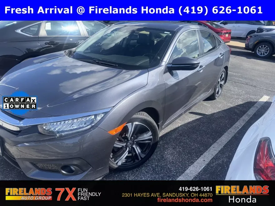 2018 Honda Civic Touring photo 1