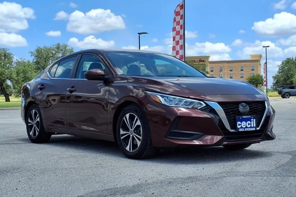2022 Nissan Sentra SV photo 1