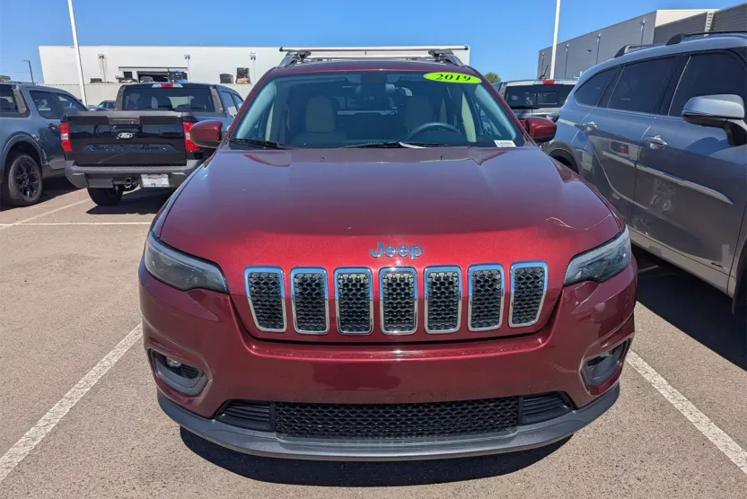 2019 Jeep Cherokee Latitude photo 1