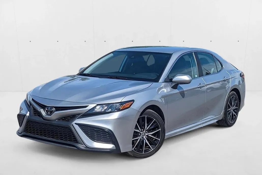 2023 Toyota Camry SE photo 1