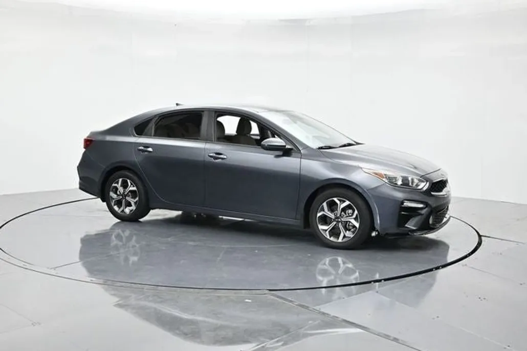 2020 Kia Forte LXS photo 1