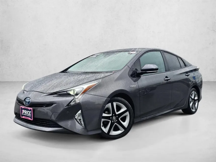 2018 Toyota Prius Four Touring photo 1