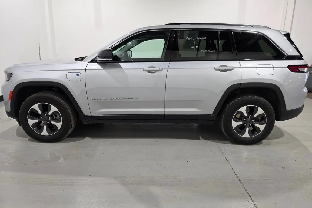 2023 Jeep Grand Cherokee 4xe photo 1