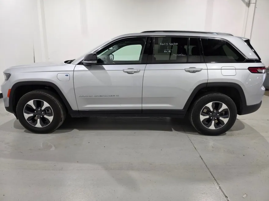 2023 Jeep Grand Cherokee 4xe photo 1
