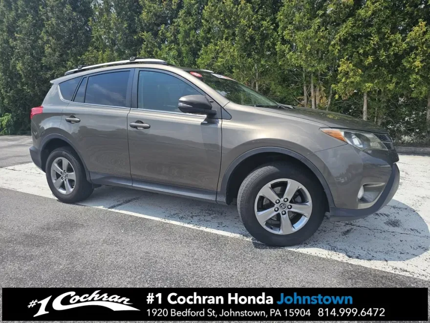 2015 Toyota RAV4 XLE photo 1