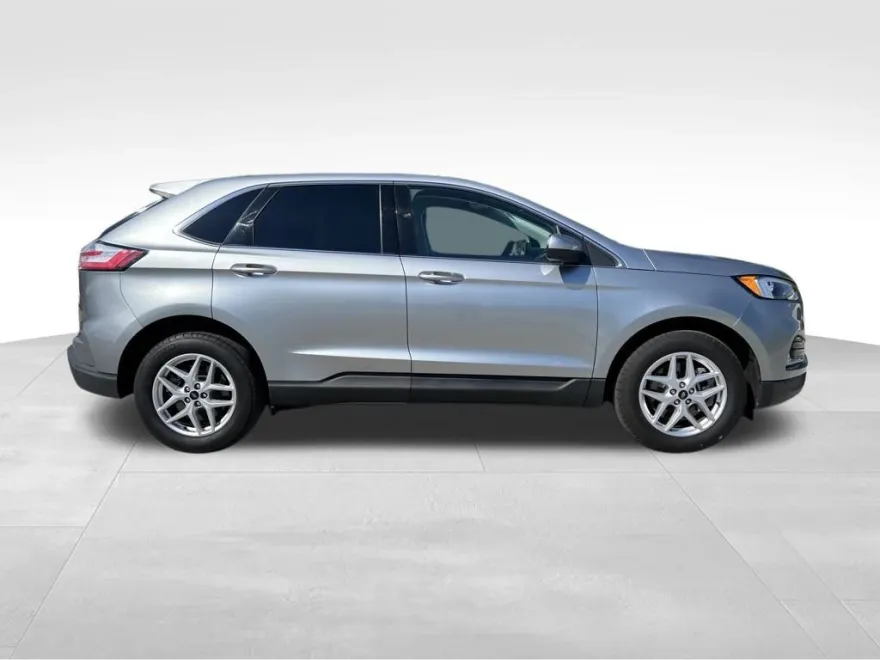 2024 Ford Edge SEL photo 1