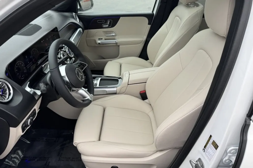2025 Mercedes Benz GLB 250 photo 1